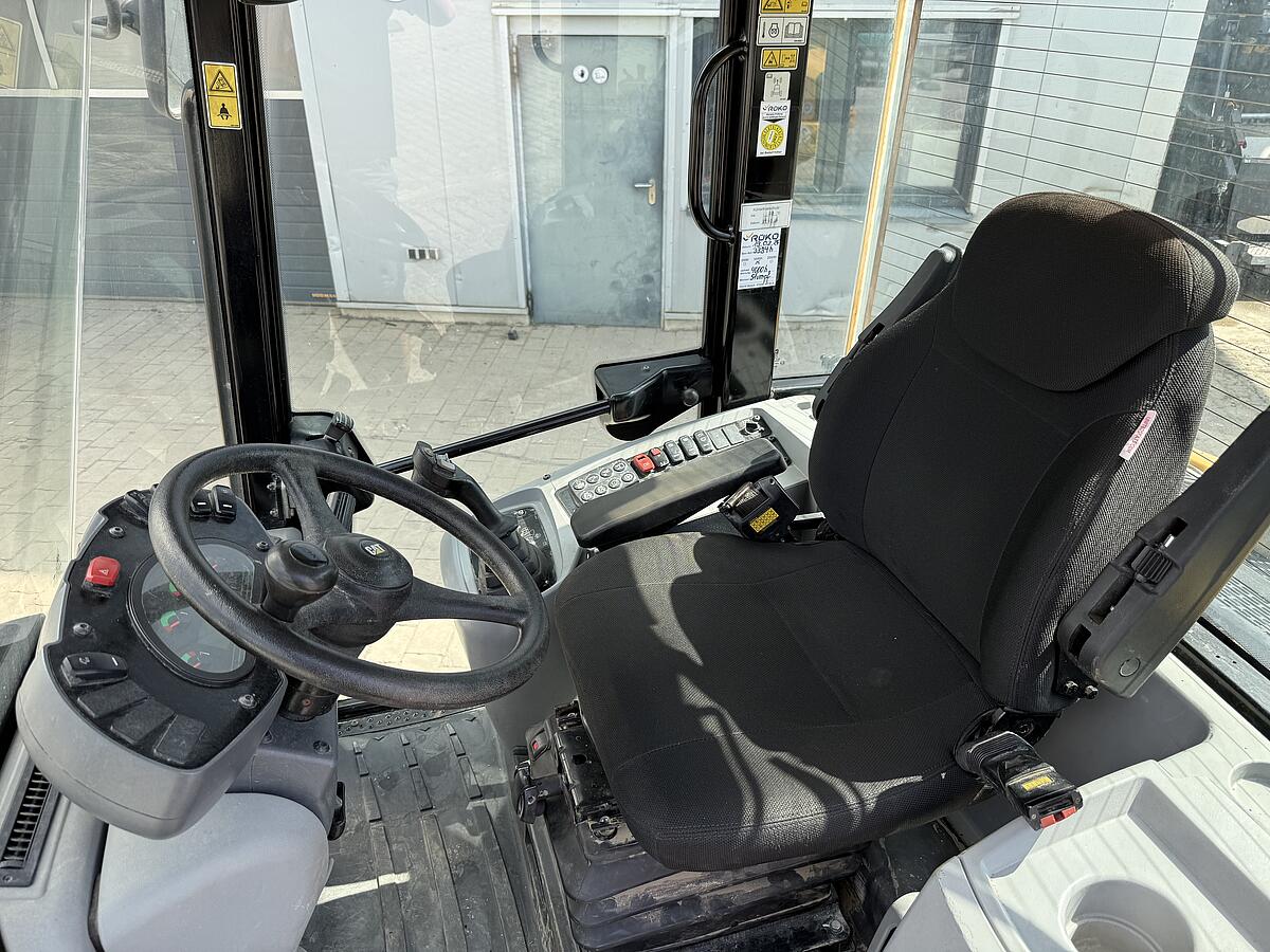 Radlader Caterpillar 908 M