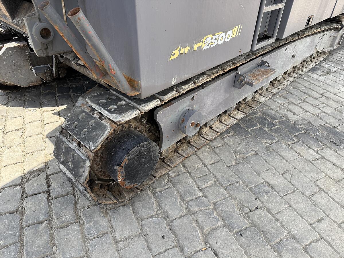 Beschicker Bomag BMF 2500 M