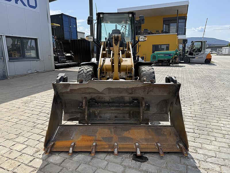 Radlader Caterpillar 908 M