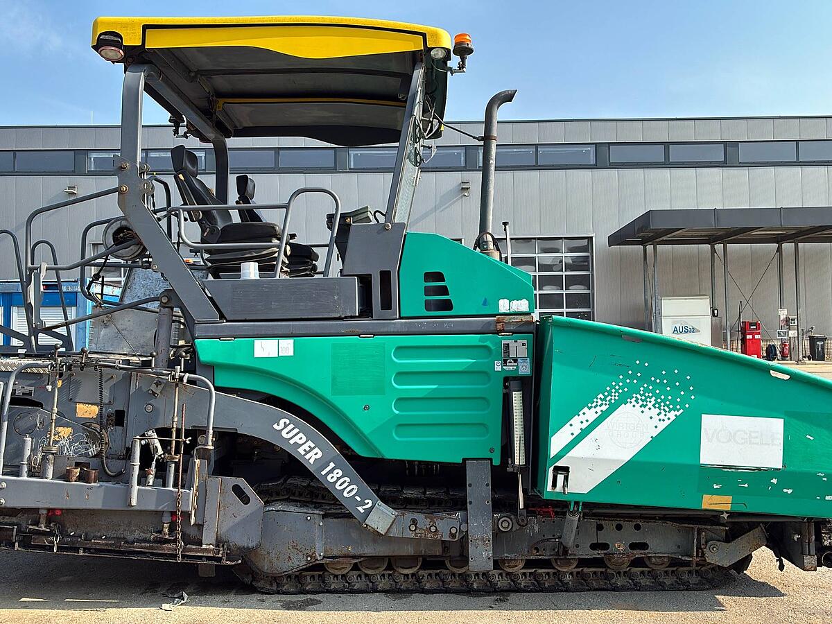 Kettenfertiger Vögele Super 1800-2
