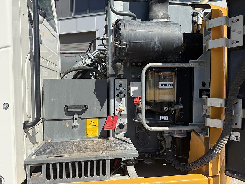 Kettenbagger Liebherr R 920 Compact LC