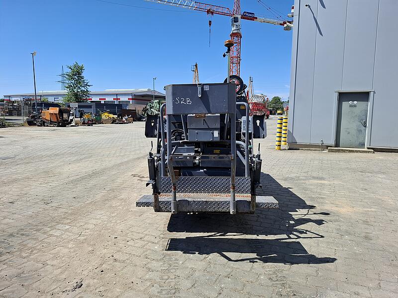 Kleinfertiger Dynapac F 1200 CS