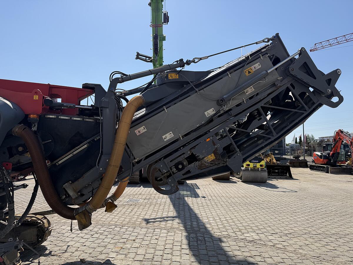 Straßenfräsen Wirtgen W 210 XP