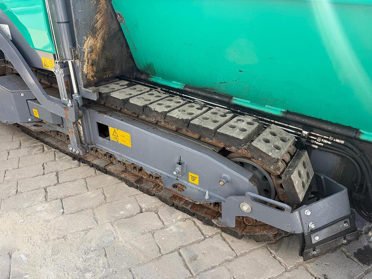 Kettenfertiger Vögele Super 1300-3i