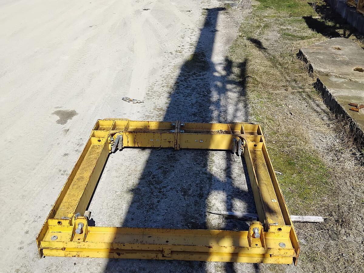 Kran - Turmstück Liebherr Umfassungsrahmen 256HC/Tie frame 256HC