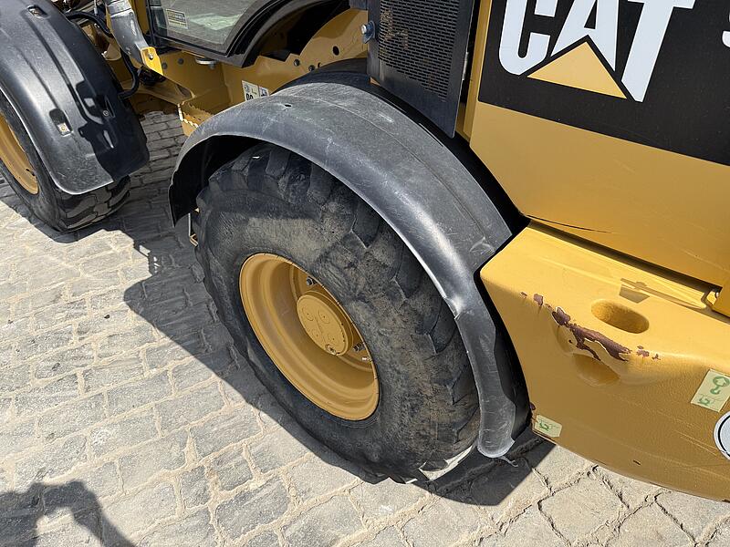 Radlader Caterpillar 908 M