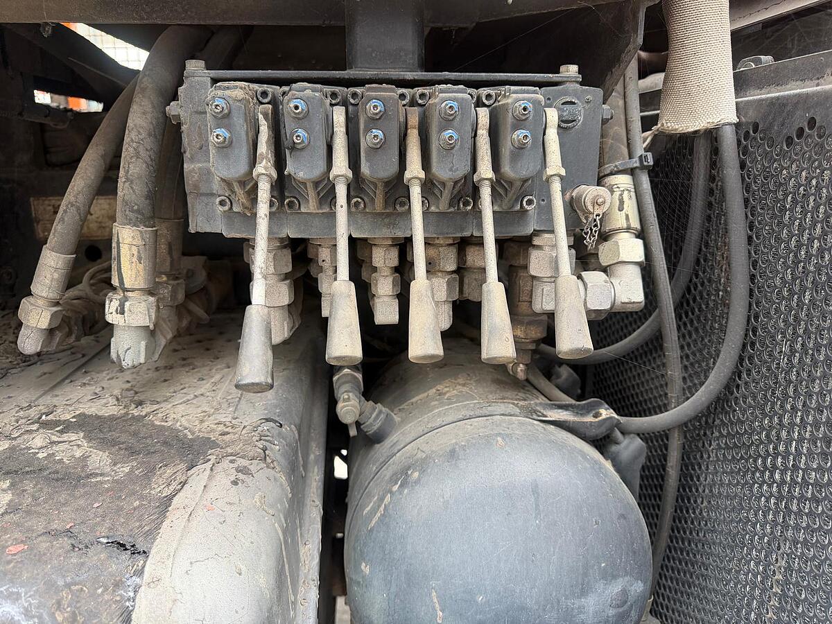 Bitumen Sprayer Schäfer Unimog U 500 + BSM-P 2000/2000