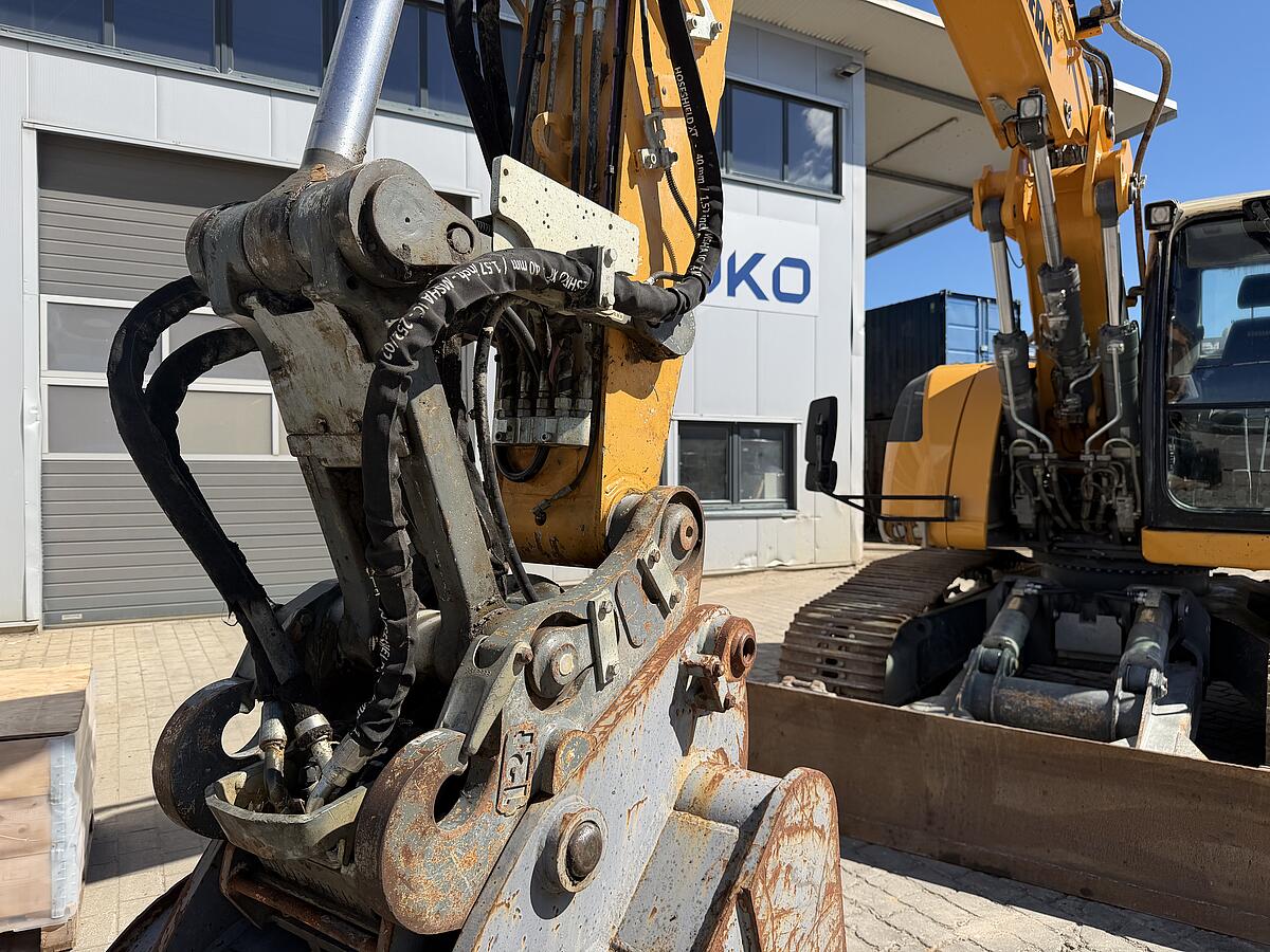 Kettenbagger Liebherr R 920 Compact LC