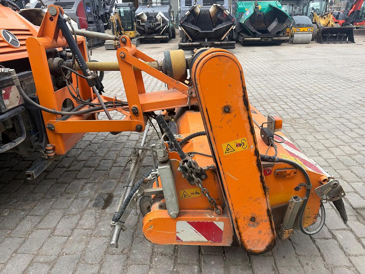 Bitumen Sprayer Schäfer Unimog U 500 + BSM-P 2000/2000