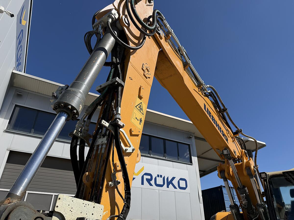 Kettenbagger Liebherr R 920 Compact LC