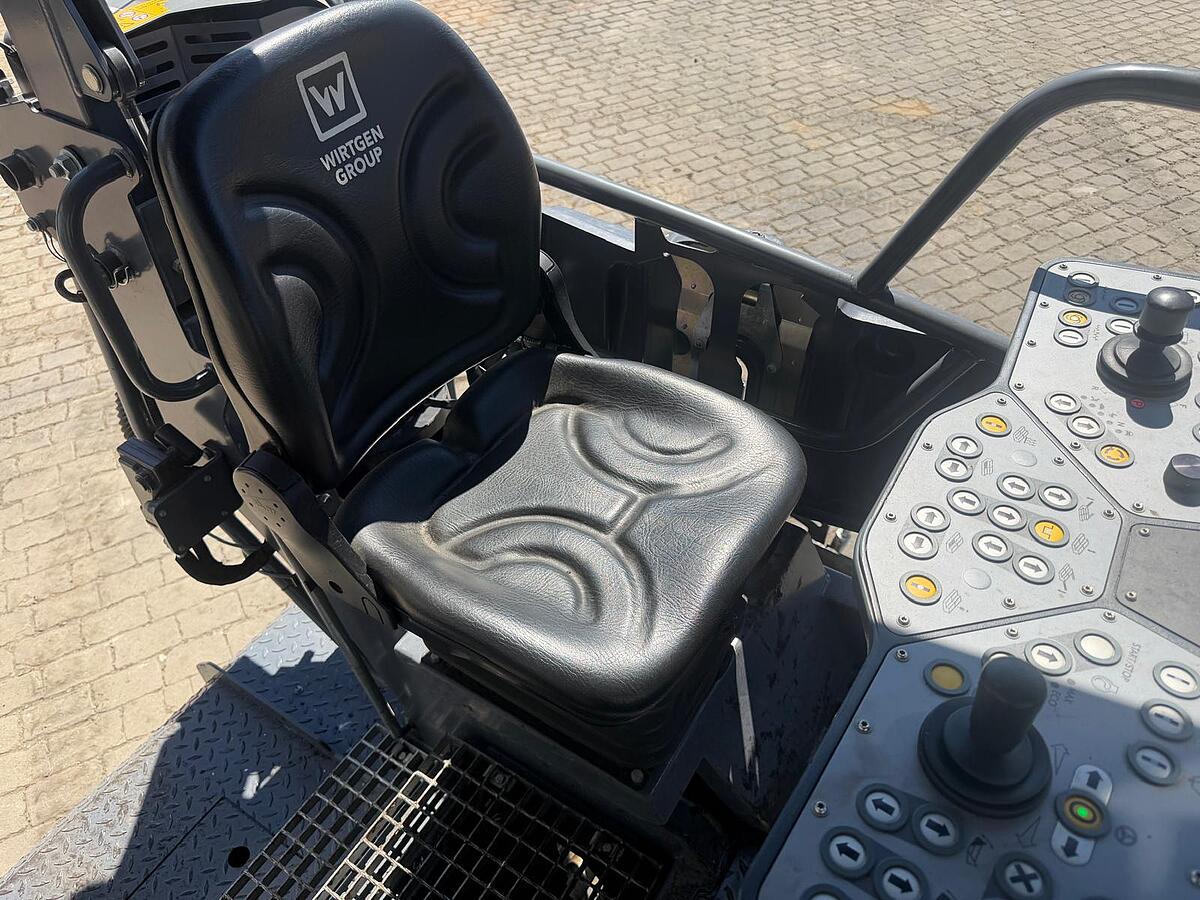Kettenfertiger Vögele Super 1300-3i