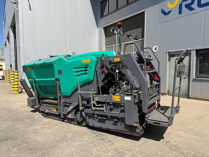 Kleinfertiger Vögele Super 800-3i