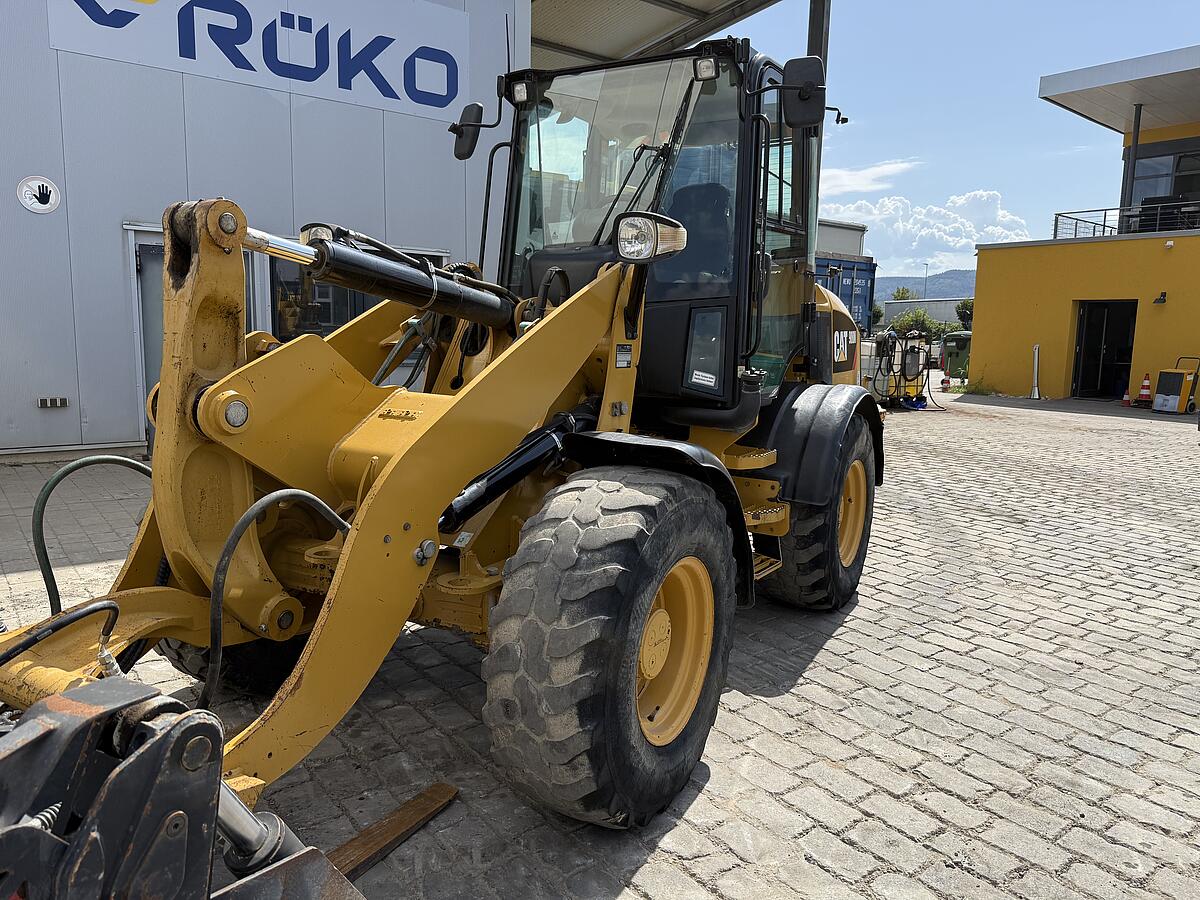 Radlader Caterpillar 908 M