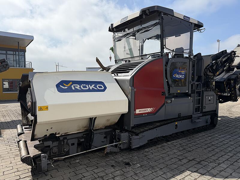 Beschicker Dynapac MF 2500 CS