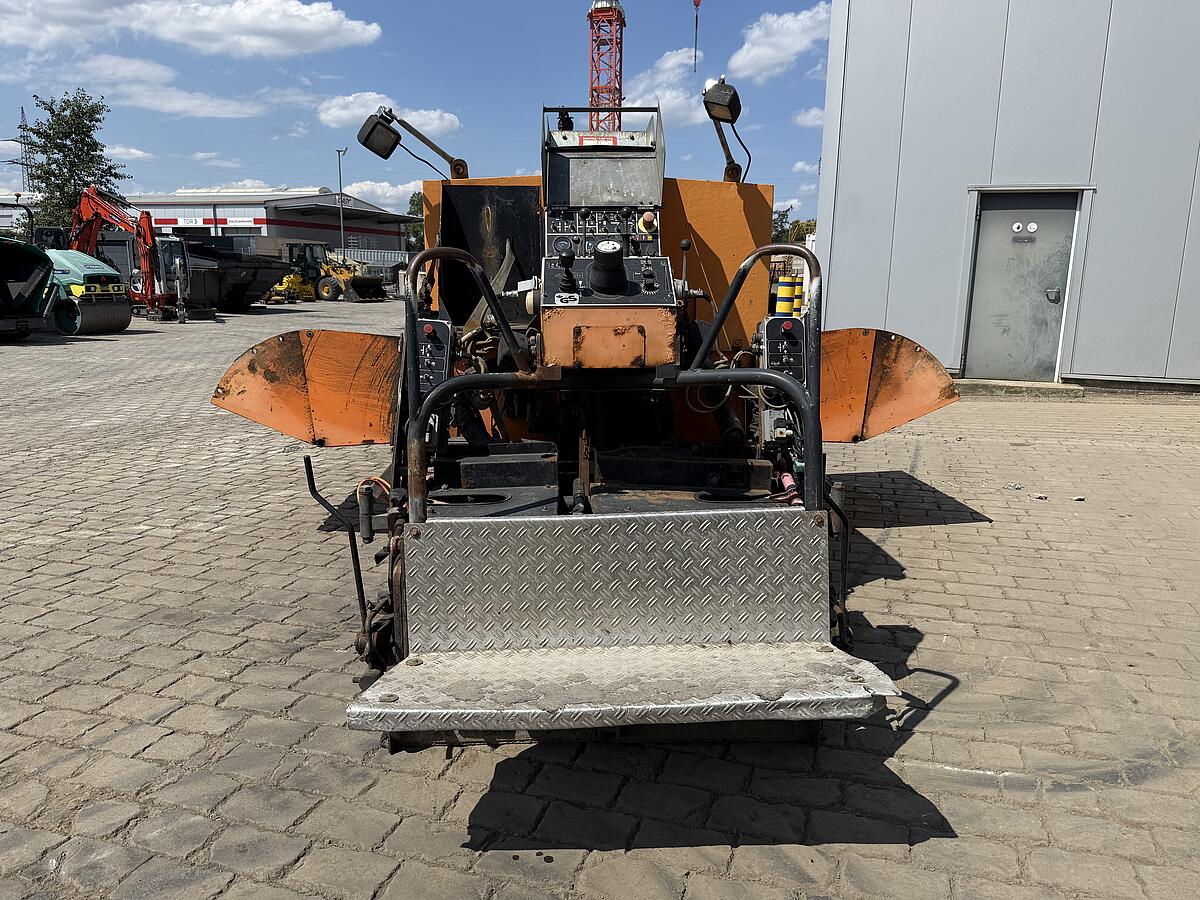 Kleinfertiger Dynapac DF 45 CS