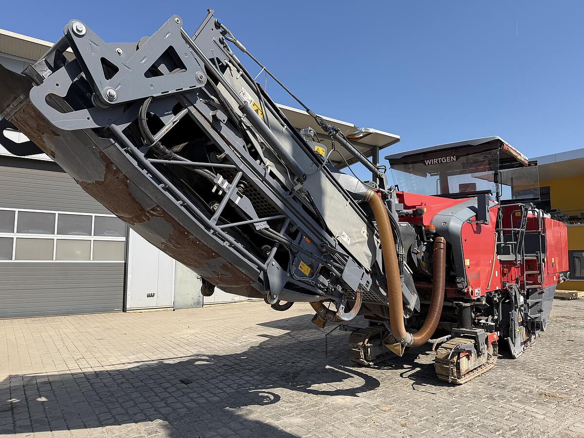 Straßenfräsen Wirtgen W 210 XP