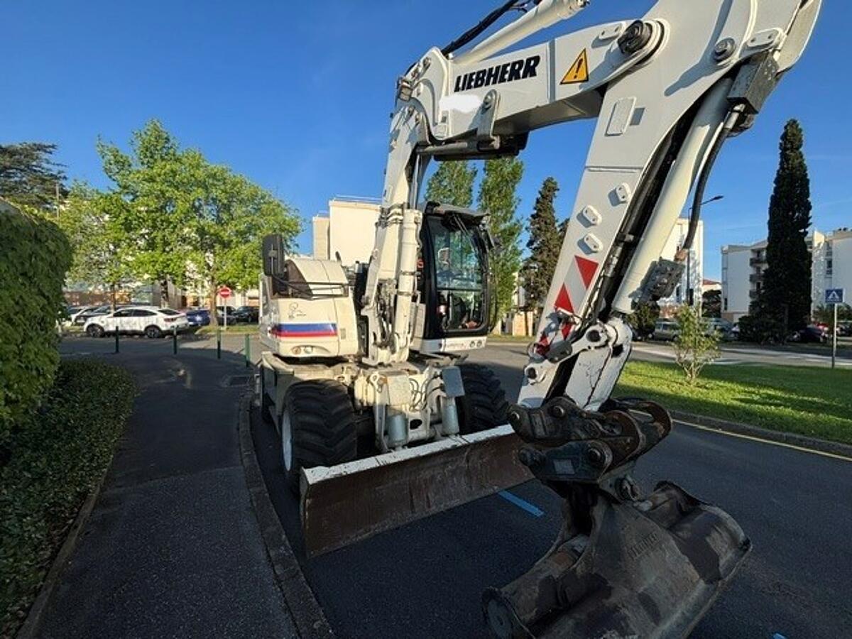Mobilbagger Liebherr A 910 Compact
