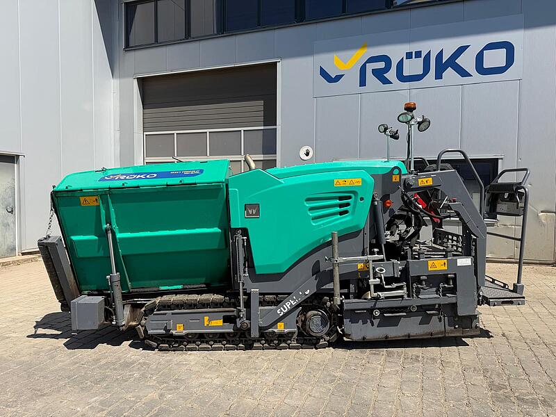 Kleinfertiger Vögele Super 800-3i
