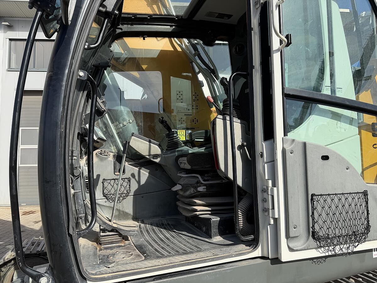 Kettenbagger Liebherr R 926 Compact Lit OilQuick