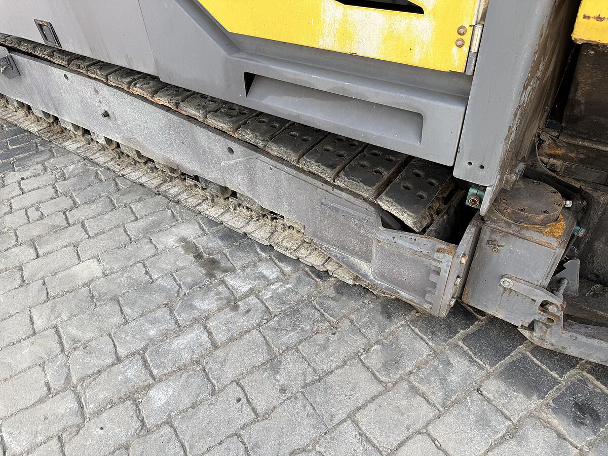 Beschicker Bomag BMF 2500 M