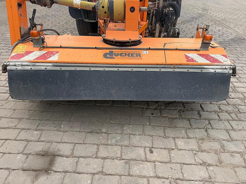 Bitumen Sprayer Schäfer Unimog U 500 + BSM-P 2000/2000