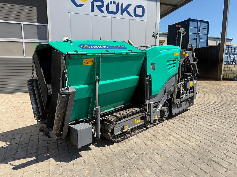 Kleinfertiger Vögele Super 800-3i