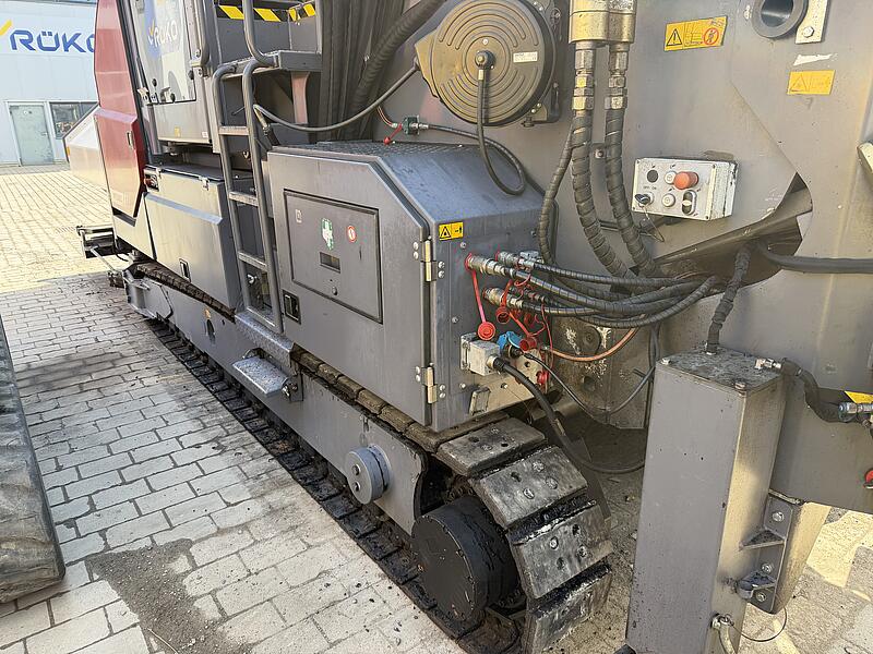 Beschicker Dynapac MF 2500 CS