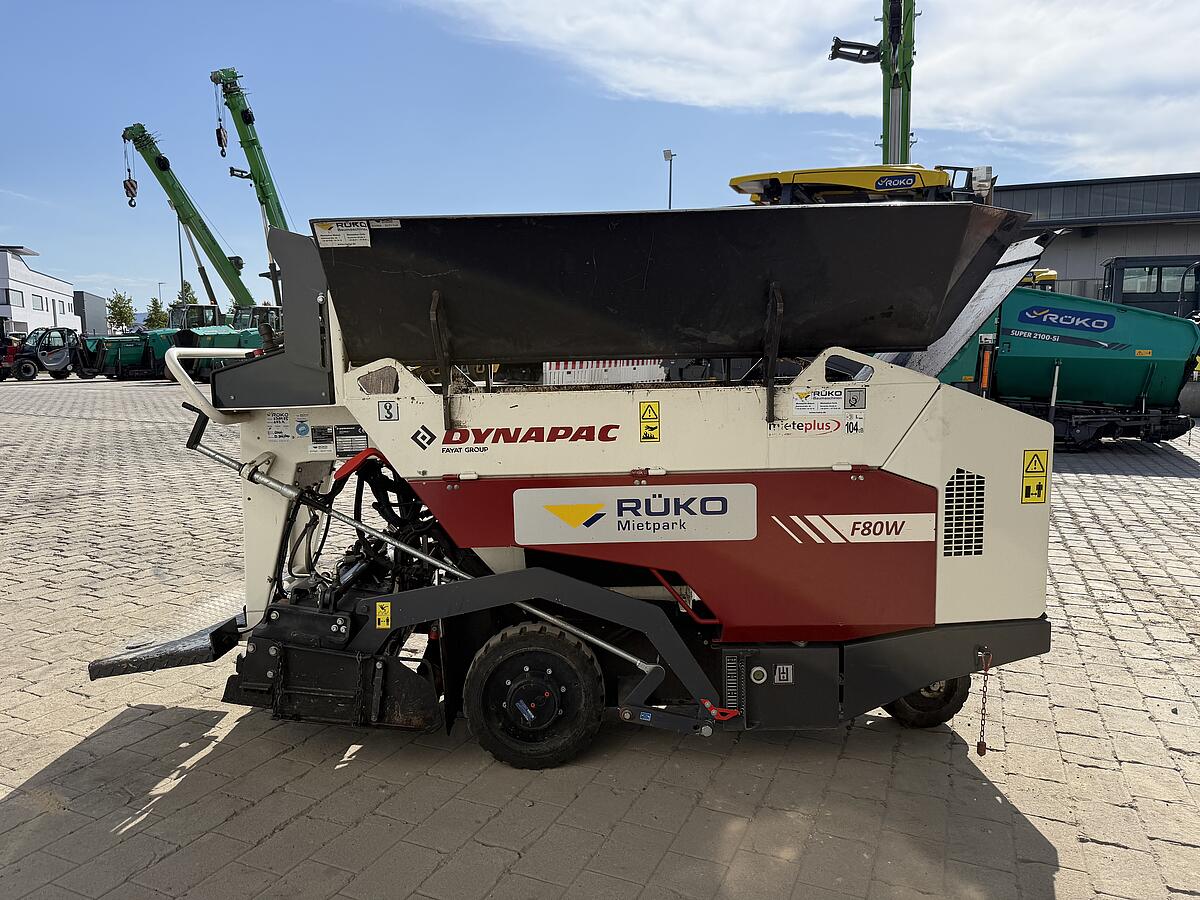 Kleinfertiger Dynapac F80W
