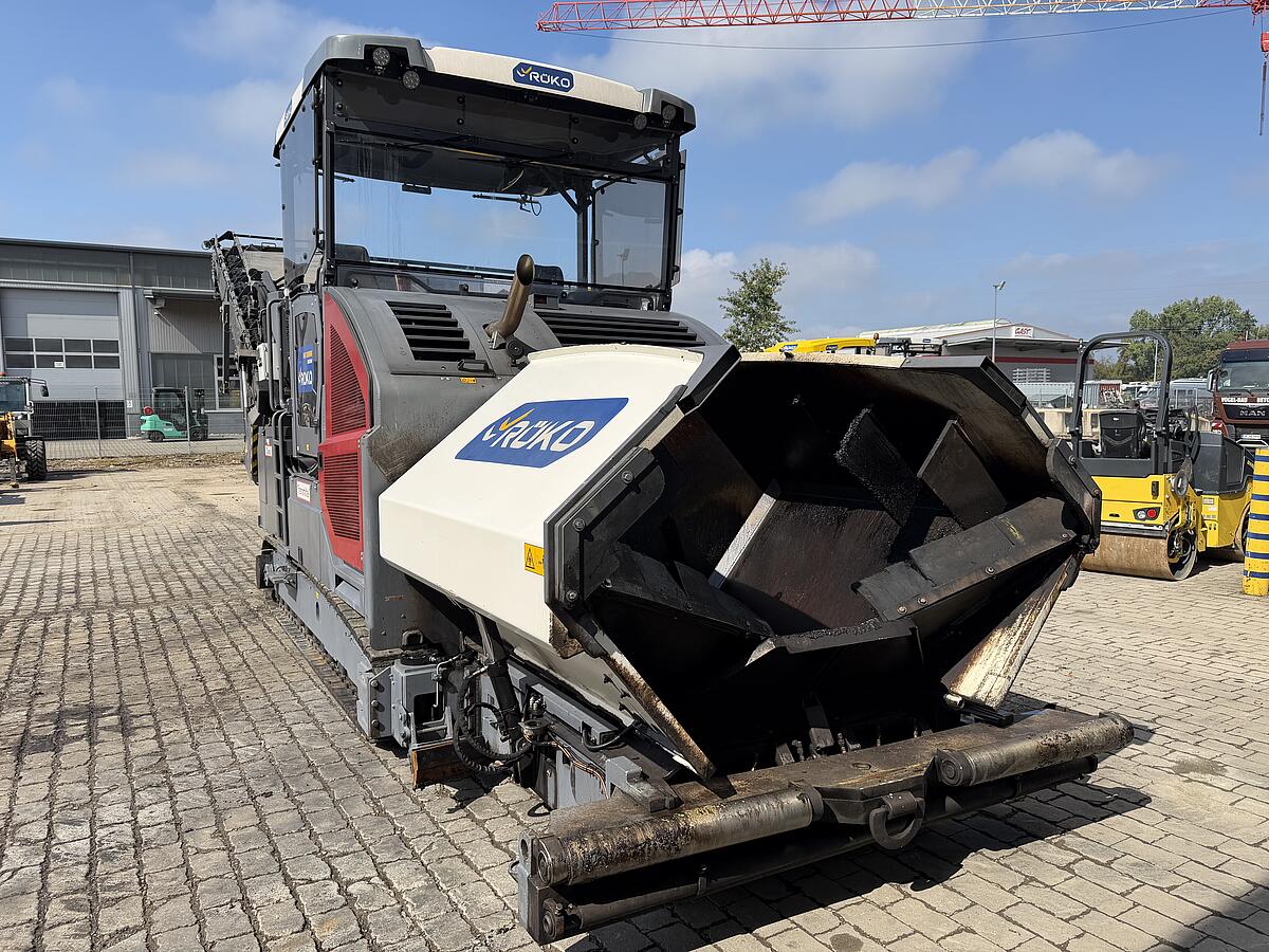 Beschicker Dynapac MF 2500 CS