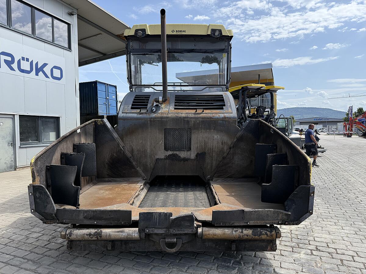 Beschicker Bomag BMF 2500 M