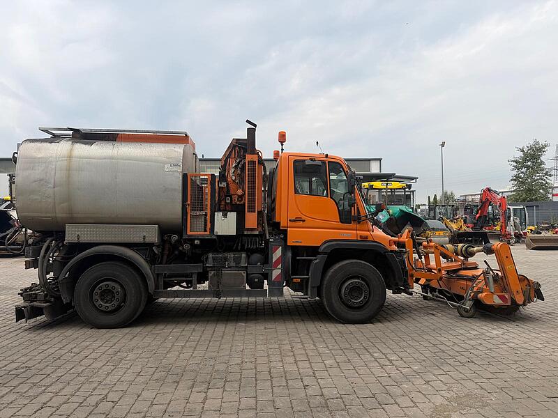 Bitumen Sprayer Schäfer Unimog U 500 + BSM-P 2000/2000