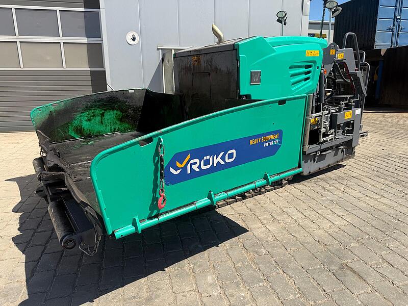 Kleinfertiger Vögele Super 800-3i