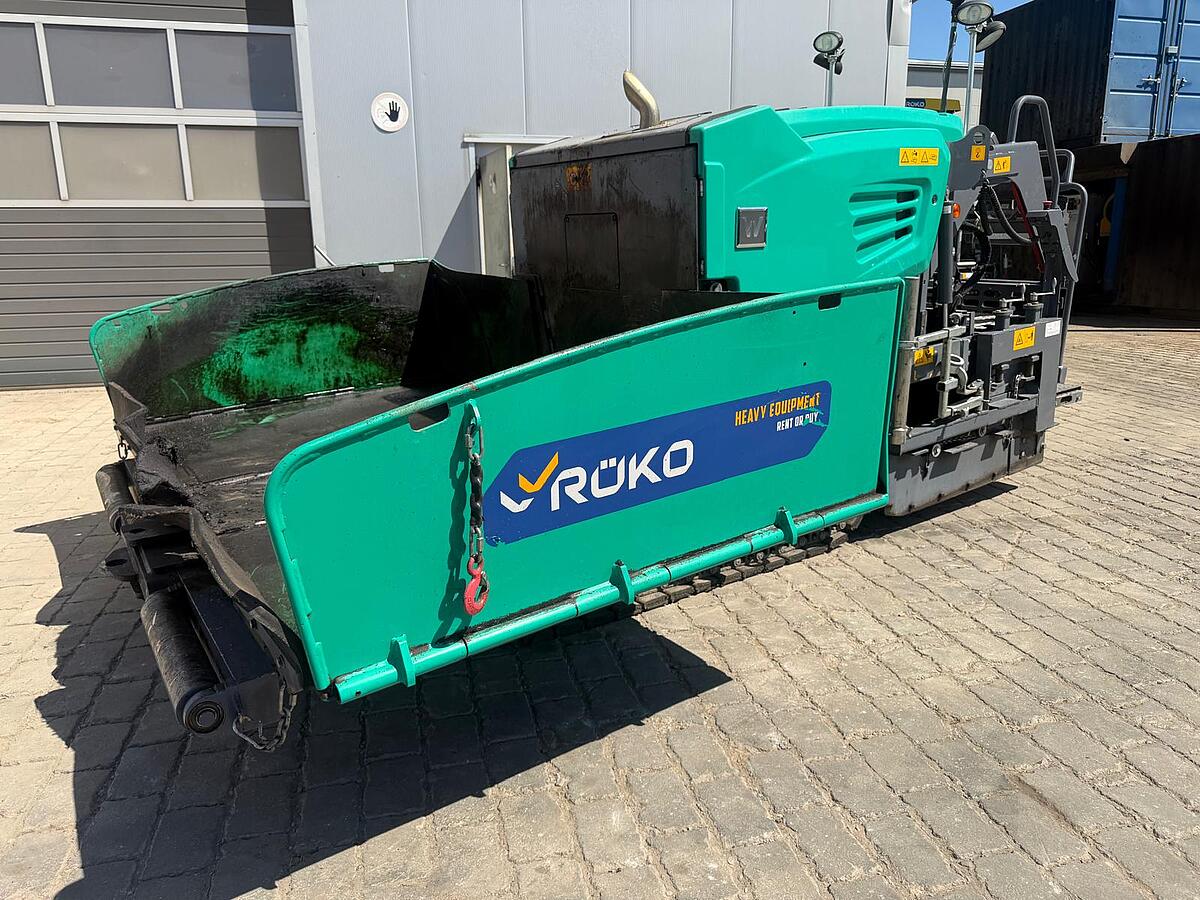 Kleinfertiger Vögele Super 800-3i