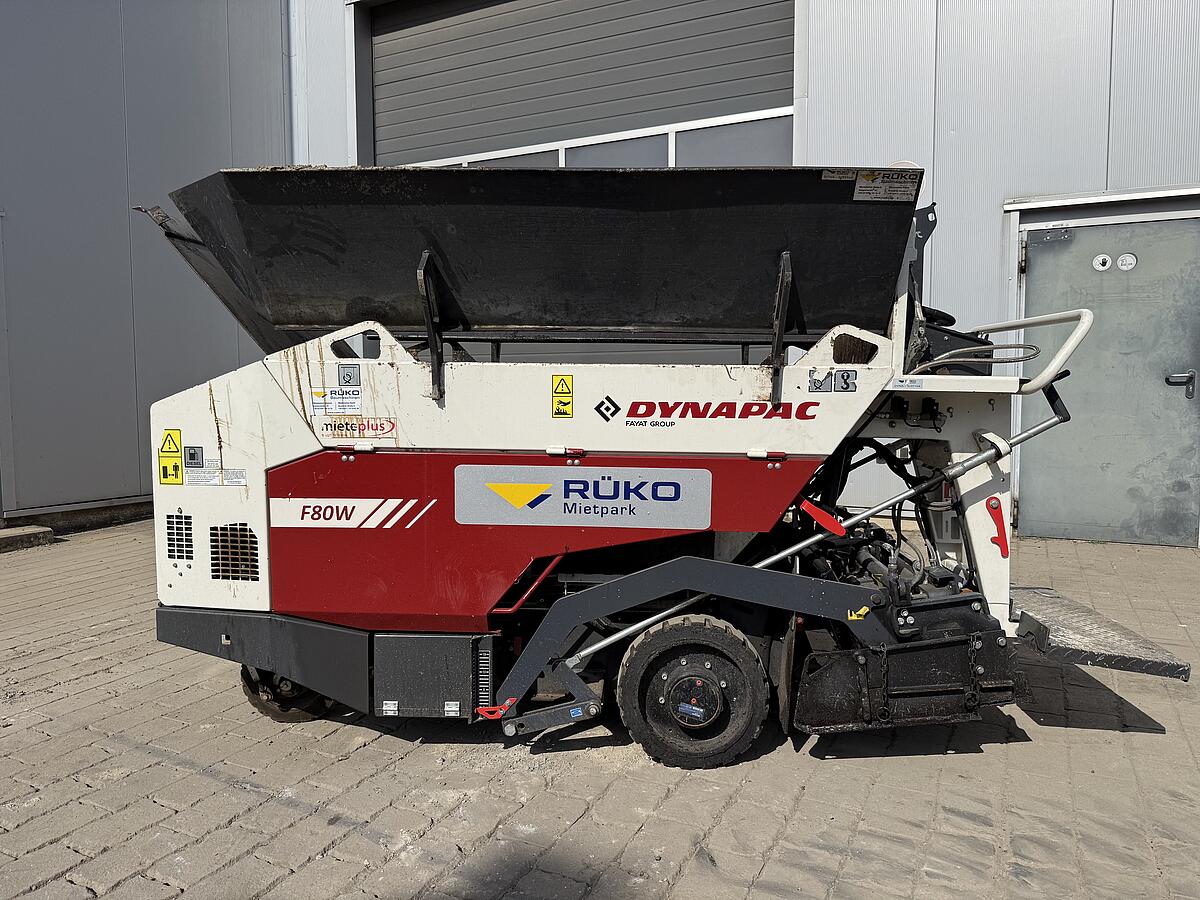 Kleinfertiger Dynapac F80W