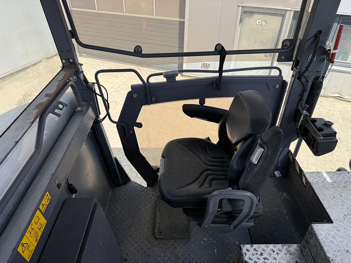 Beschicker Bomag BMF 2500 M