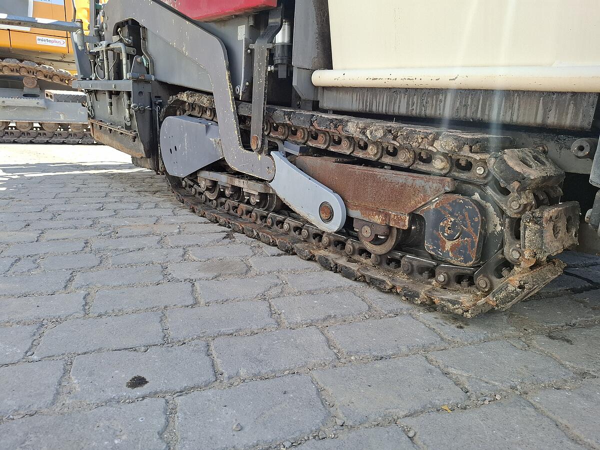 Kleinfertiger Dynapac F 1200 CS