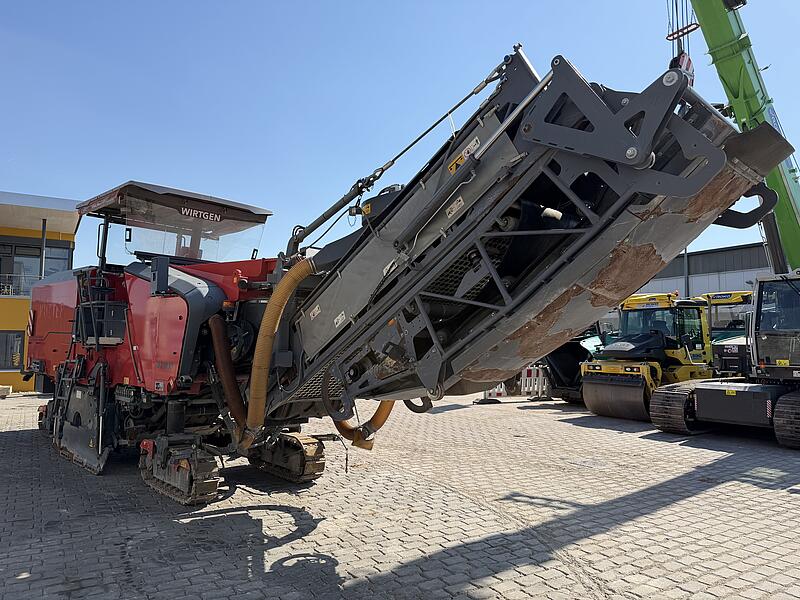 Straßenfräsen Wirtgen W 210 XP